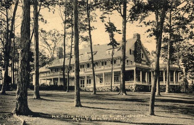 Exterior, Facade, Log Home