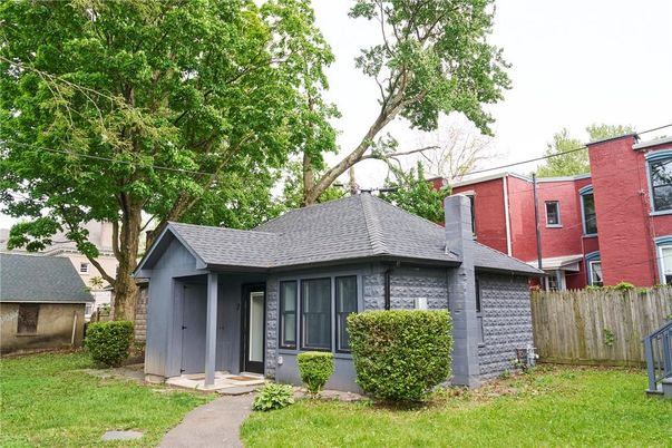 Backyard, Exterior, Facade, Ranch