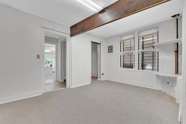 Empty room, Interior, Wooden Beams