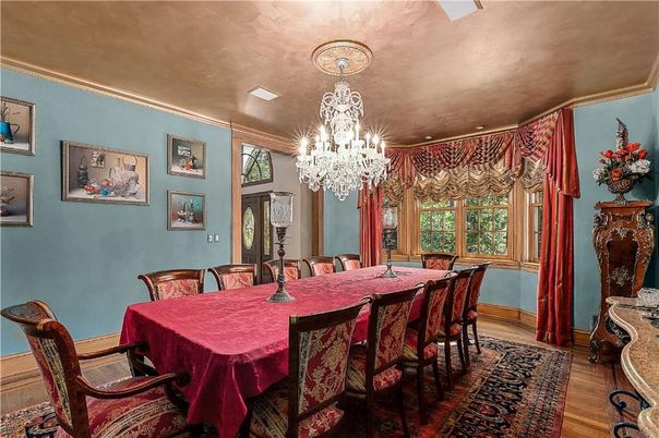 Chandelier, Dining room, Interior, Recessed Lighting, Wood Texture Flooring