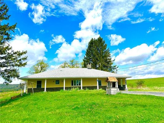 Backyard, Exterior, Facade, Ranch