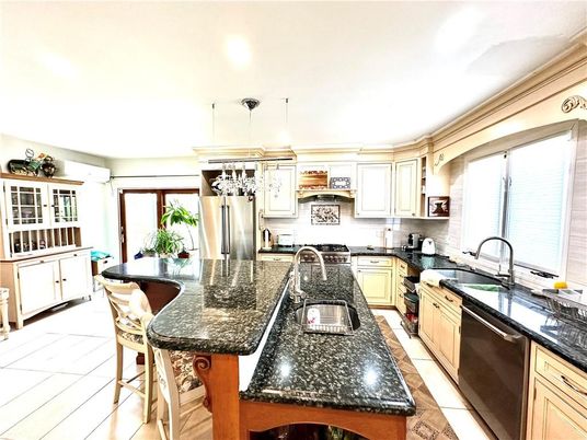 Interior, Kitchen, Pendant Lights, Stainless Steel Appliances