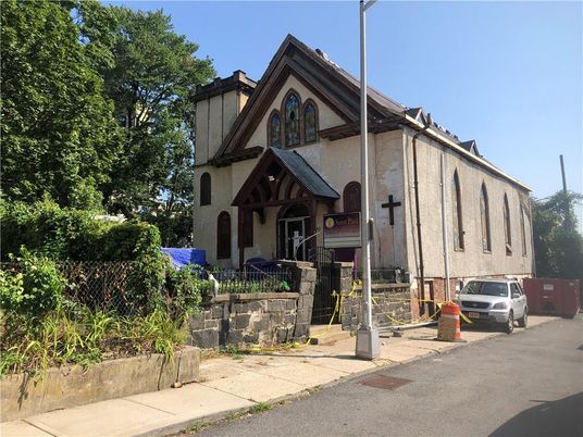 Exterior, Facade, Tudor Revival