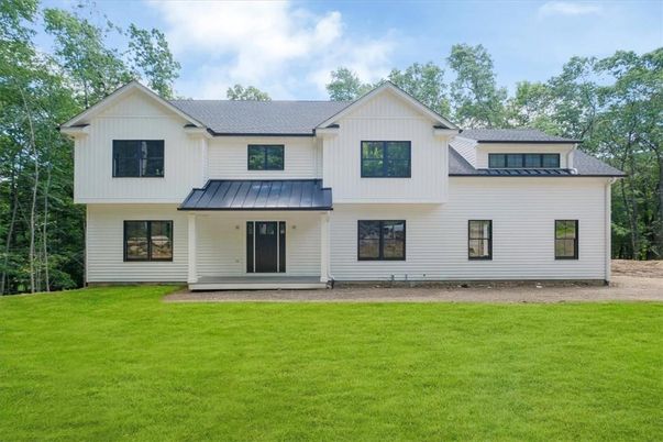 Backyard, Exterior, Facade, Farmhouse