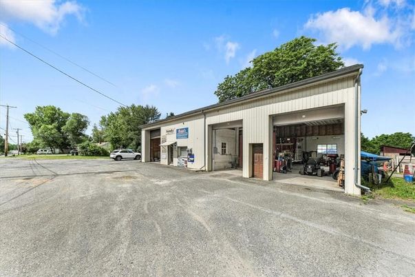 Detached Garage, Exterior