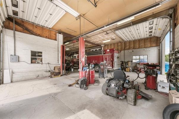 Garage, Interior, Washer