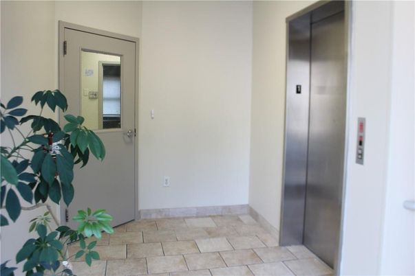 Elevator, Interior