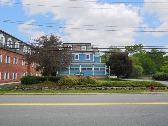 Exterior, Facade, Rowhouse