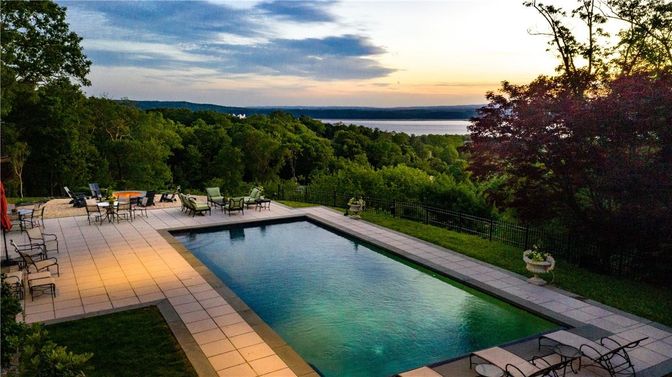 Exterior, Pool, Water