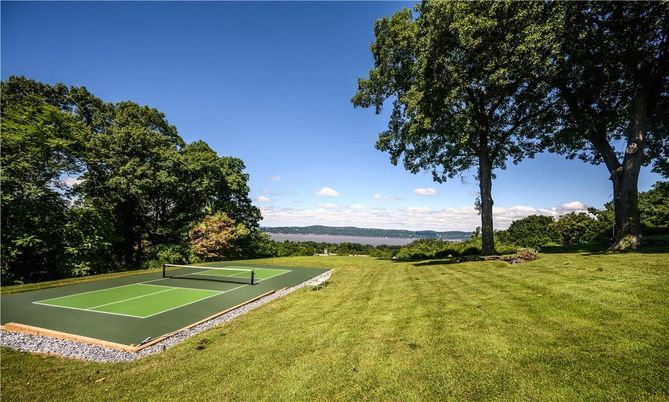 Exterior, Tennis Courts