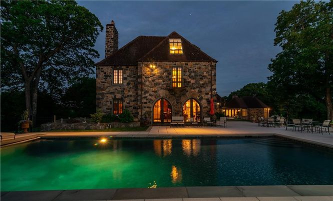 Exterior, Fireplace, Pool