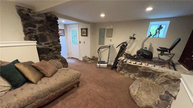 Fitness Equipment, Interior, Recessed Lighting, Stone Walls