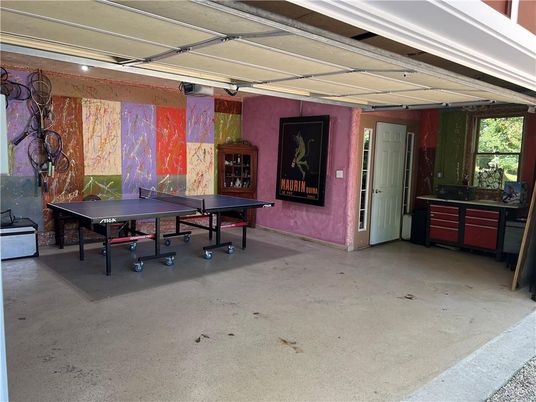 Game Room, Interior