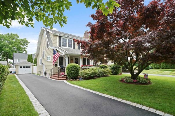 Detached Garage, Exterior, Facade, American Foursquare