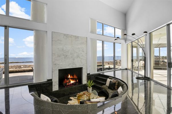 Fireplace, Interior, Living room, Water