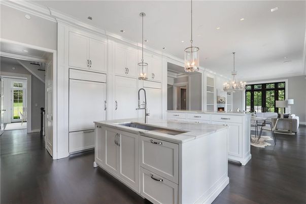 Chandelier, Dining room, Interior, Kitchen, Pendant Lights, Recessed Lighting, Wood Texture Flooring