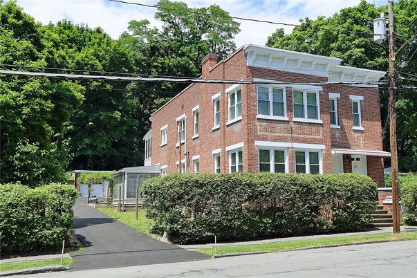 Exterior, Facade, Brick Facade, Rowhouse
