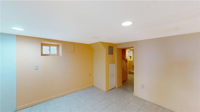 Empty room, Interior, Recessed Lighting
