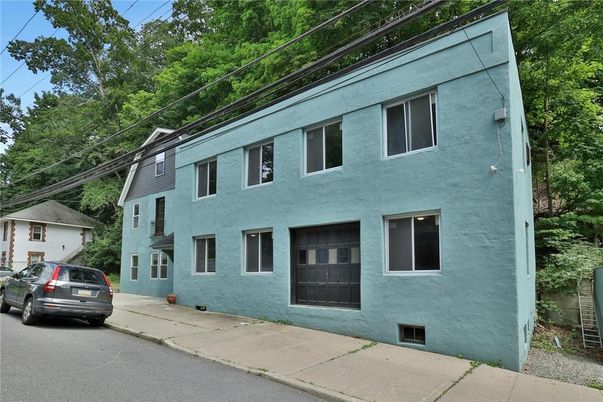 Attached, Exterior, Facade, Georgian