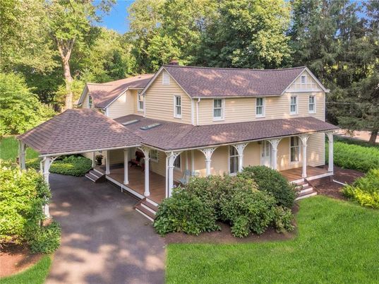 Backyard, Exterior, Facade, Queen Anne Victorian