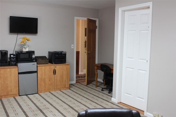Home Office, Interior