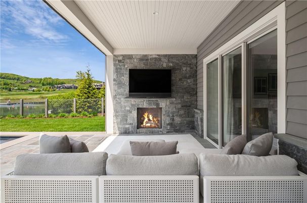 Exterior, Fireplace, Living room