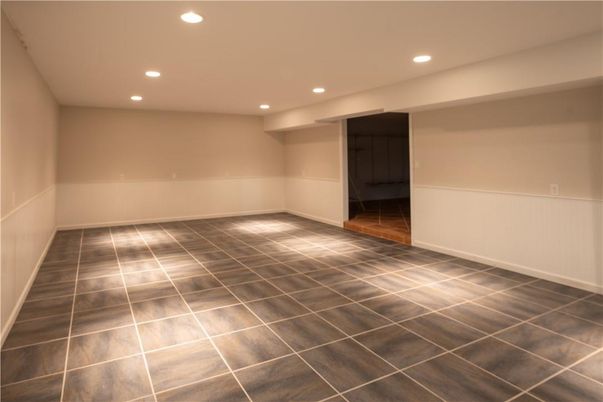 Empty room, Interior, Recessed Lighting