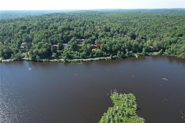 Exterior, Lake