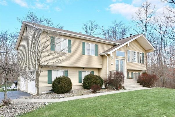 Attached, Exterior, Facade, Raised Ranch