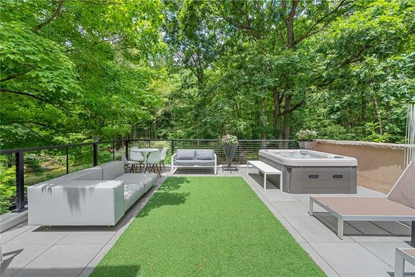 Exterior, Hot Tub