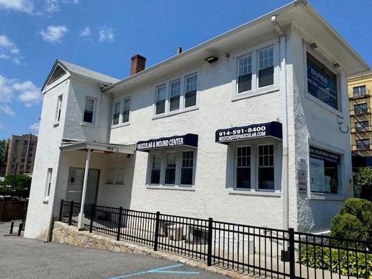 Exterior, Facade, Rowhouse