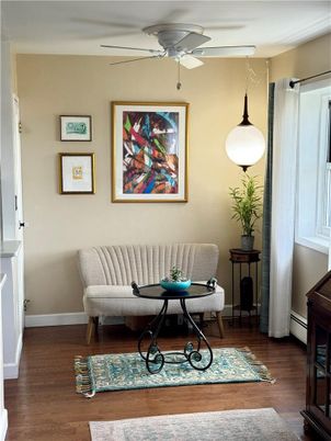Interior, Pendant Lights, Wood Texture Flooring