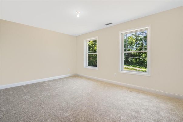 Empty room, Interior