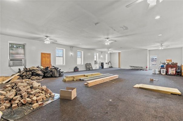 Fitness Equipment, Interior, Recessed Lighting