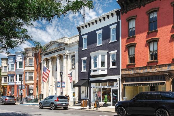 Exterior, Facade, Rowhouse