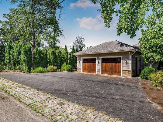 Detached Garage, Exterior