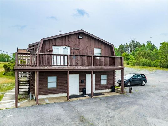 Exterior, Facade, Log Home