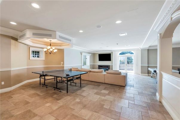 Chandelier, Game Room, Interior, Living room, Recessed Lighting