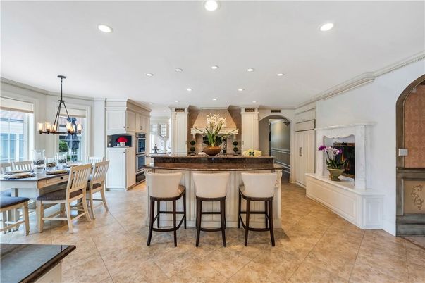 Chandelier, Dining room, Interior, Kitchen, Pendant Lights, Recessed Lighting, Stainless Steel Appliances