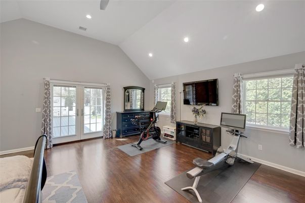 Fitness Equipment, Interior, Recessed Lighting, Wood Texture Flooring