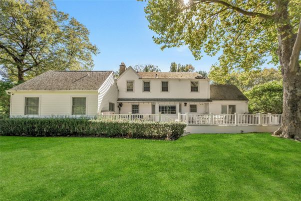 Backyard, Exterior, Facade, Farmhouse
