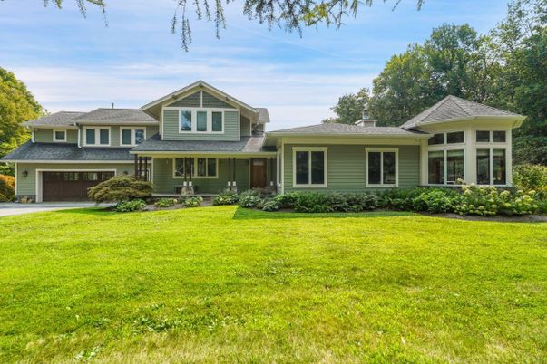 Attached, Exterior, Facade, Ranch