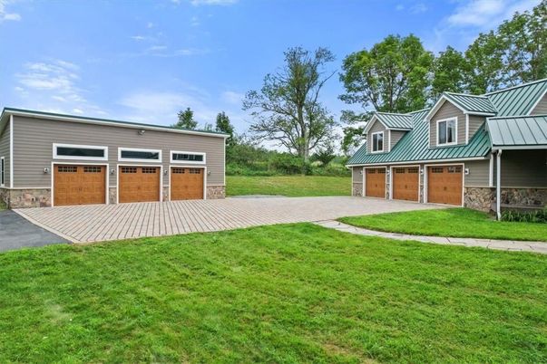 Backyard, Detached Garage, Exterior