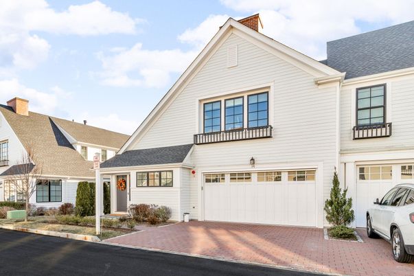 Attached, Exterior, Facade, Farmhouse