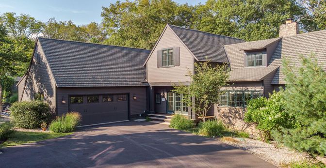 Attached, Exterior, Facade, Cape Cod