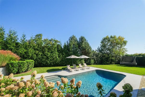 Exterior, Playground, Pool