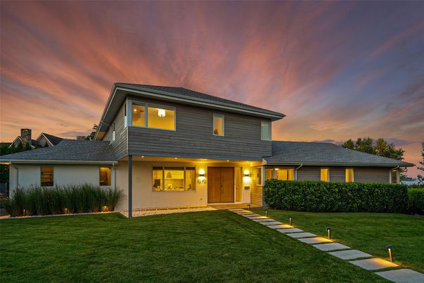 Backyard, Exterior, Facade, Split Level