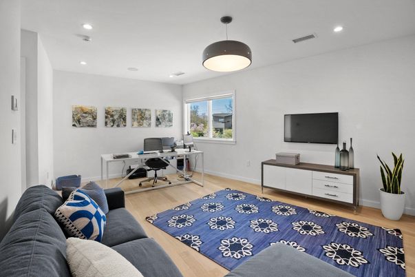 Home Office, Interior, Recessed Lighting, Wood Texture Flooring
