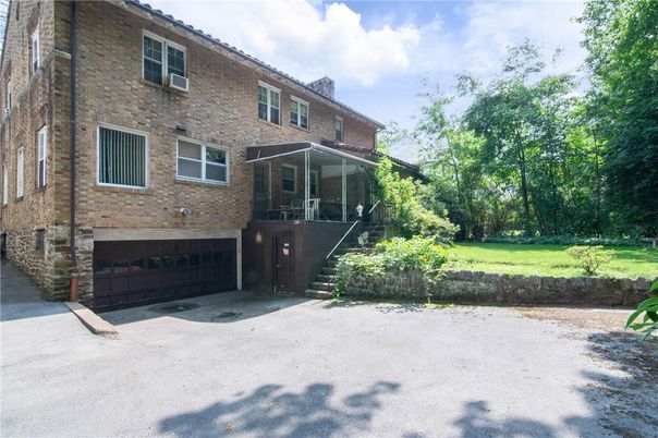 Attached, Exterior, Facade, Brick Facade, Rowhouse