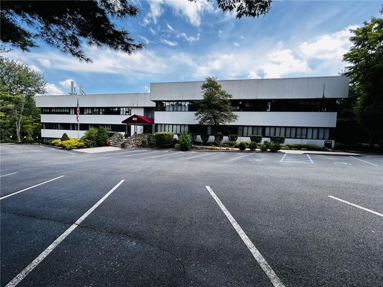 Exterior, Facade, Modern